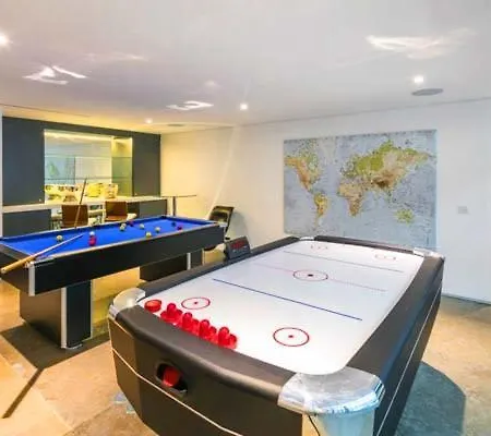 Sleeps 10 Pool Air Con T607982 Villa