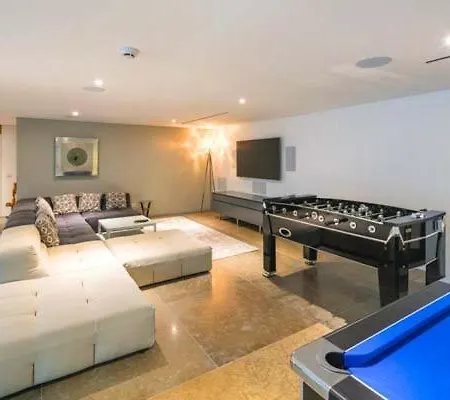Sleeps 10 Pool Air Con T607982