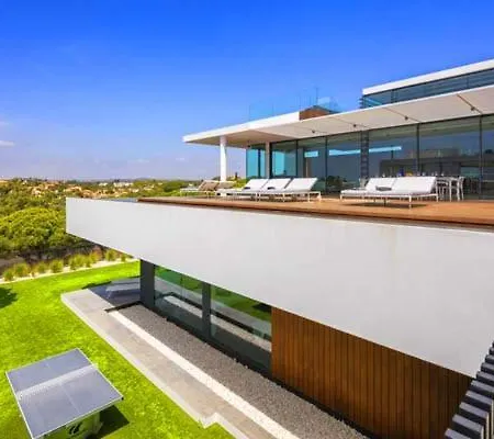 Sleeps 10 Pool Air Con T607982 Vale do Lobo