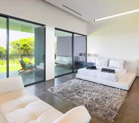 Sleeps 10 Pool Air Con T607982 *