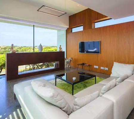 Villa Sleeps 10 Pool Air Con T607982 Vale do Lobo